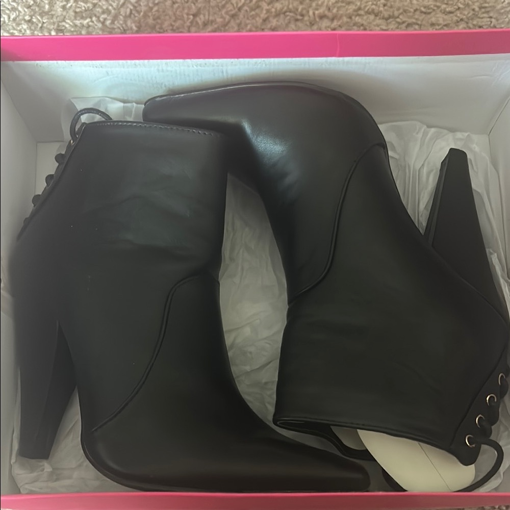 Shoe Dazzle Black Heeled Boots with Chunky Heel